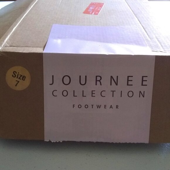 NWB ~ Sz 7 Block Heel! Brown Slip-On Ankle Booties ~ Journee Collection "Terri" - Picture 9 of 14